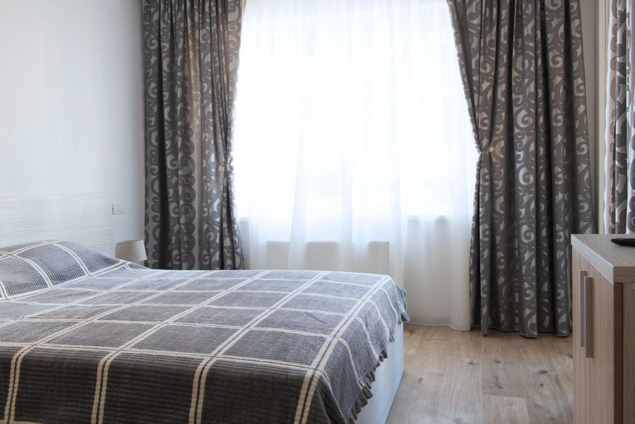 Cassie Apartment Brasov Bagian luar foto