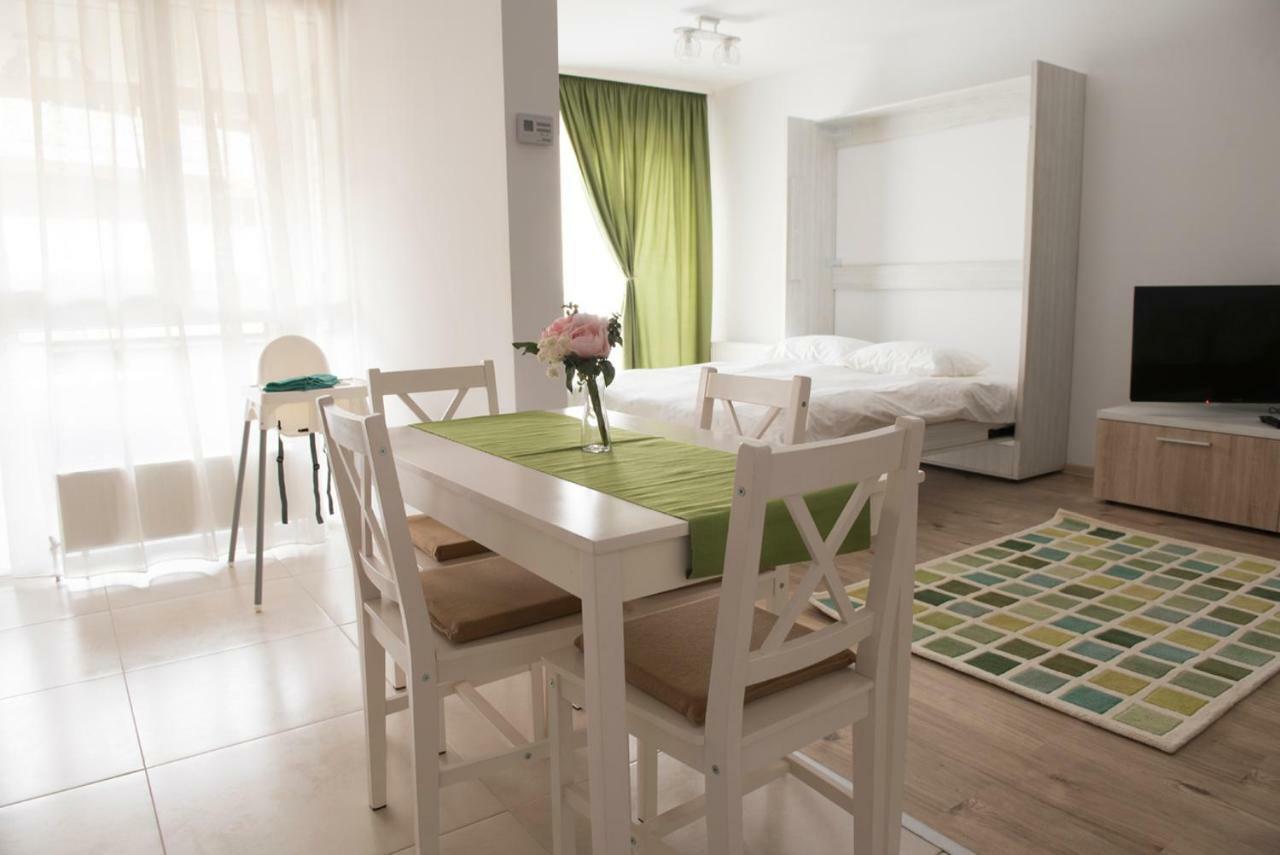Cassie Apartment Brasov Bagian luar foto